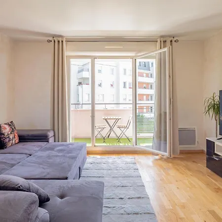 Apartamento Sejour Cosy - 5 Min Aeroport - Parking Privee & Terrasse *