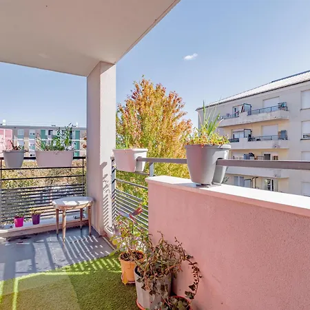 Sejour Cosy - 5 Min Aeroport - Parking Privee & Terrasse