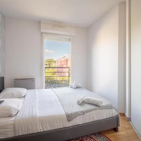 Apartamento Sejour Cosy - 5 Min Aeroport - Parking Privee & Terrasse