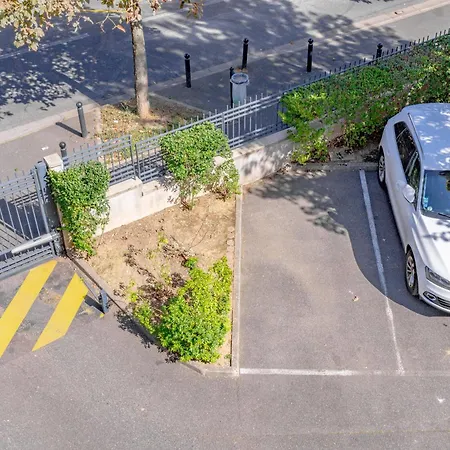 Sejour Cosy - 5 Min Aeroport - Parking Privee & Terrasse *