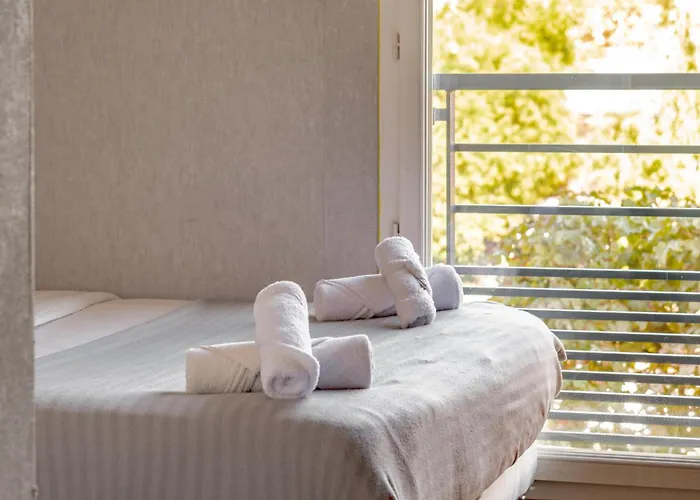 Sejour Cosy - 5 Min Aeroport - Parking Privee & Terrasse アパート *