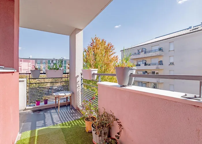 Sejour Cosy - 5 Min Aeroport - Parking Privee & Terrasse