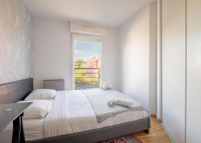 アパート Sejour Cosy - 5 Min Aeroport - Parking Privee & Terrasse