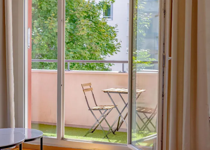 Sejour Cosy - 5 Min Aeroport - Parking Privee & Terrasse アパート *