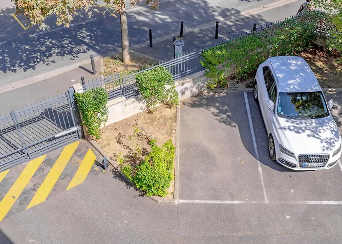 Sejour Cosy - 5 Min Aeroport - Parking Privee & Terrasse *