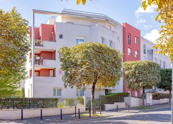 Sejour Cosy - 5 Min Aeroport - Parking Privee & Terrasse オルリー